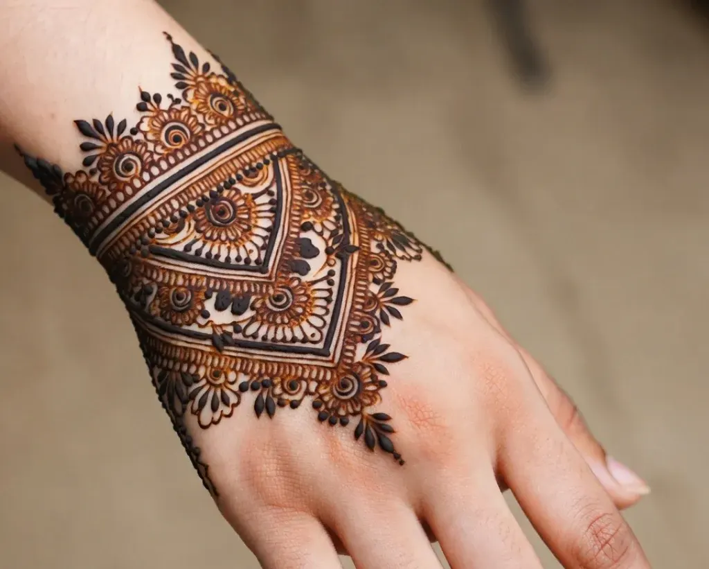 Back Side Mehndi Design New