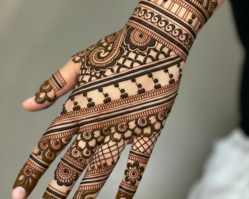 Modern Mehndi Stylish Back Hand Mehndi Design