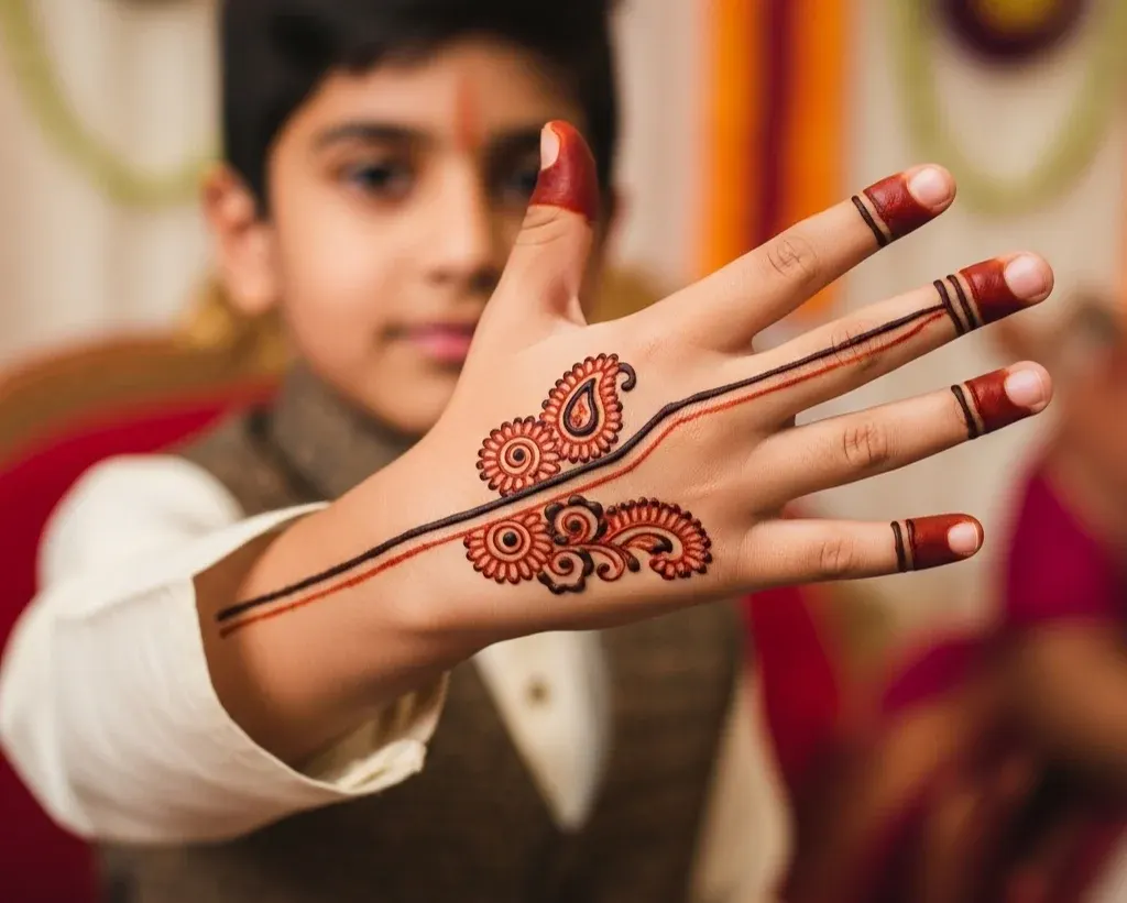 Simple Mehndi Designs for Boys
